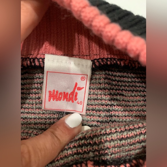 Vintage MONDI Wool Blend Sweater: 80s Abstract Art Design - Picture 2 of 10